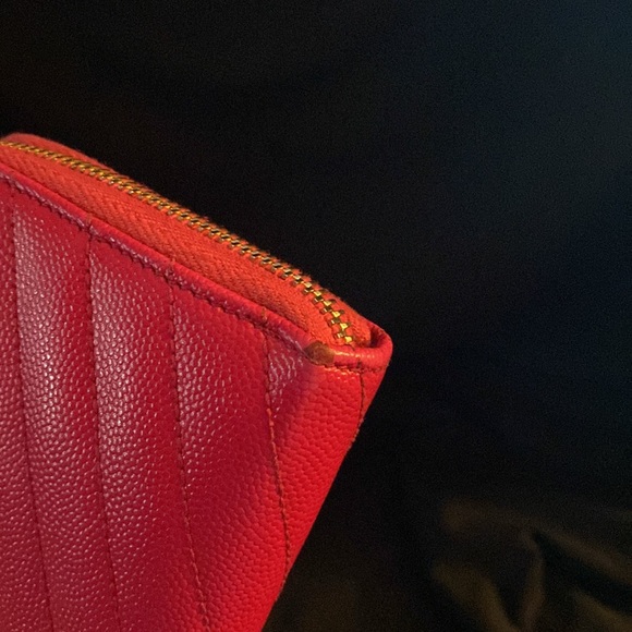 Yves Saint Laurent (YSL) Matelasse Grain de Poudre Leather Zip Wallet - Picture 12 of 14